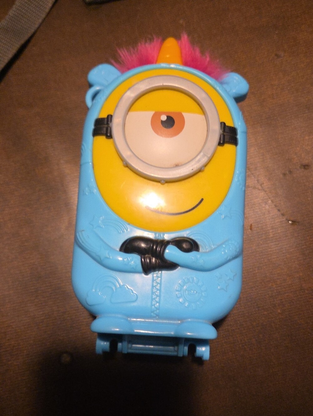 Source Unknown Blue and Yellow Unicorn Minion Toy Case with Pink Tuft